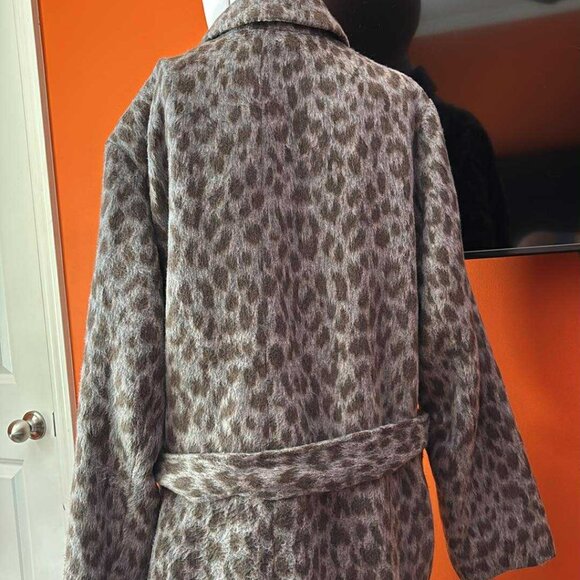 Old Navy Soft Brushed Gray Leopard Print Coat Size 2X - Picture 3 of 7